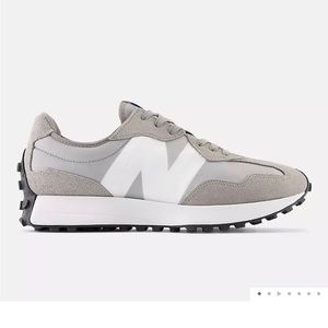 New Balance 327 men’s 6.5 gray and white gently worn